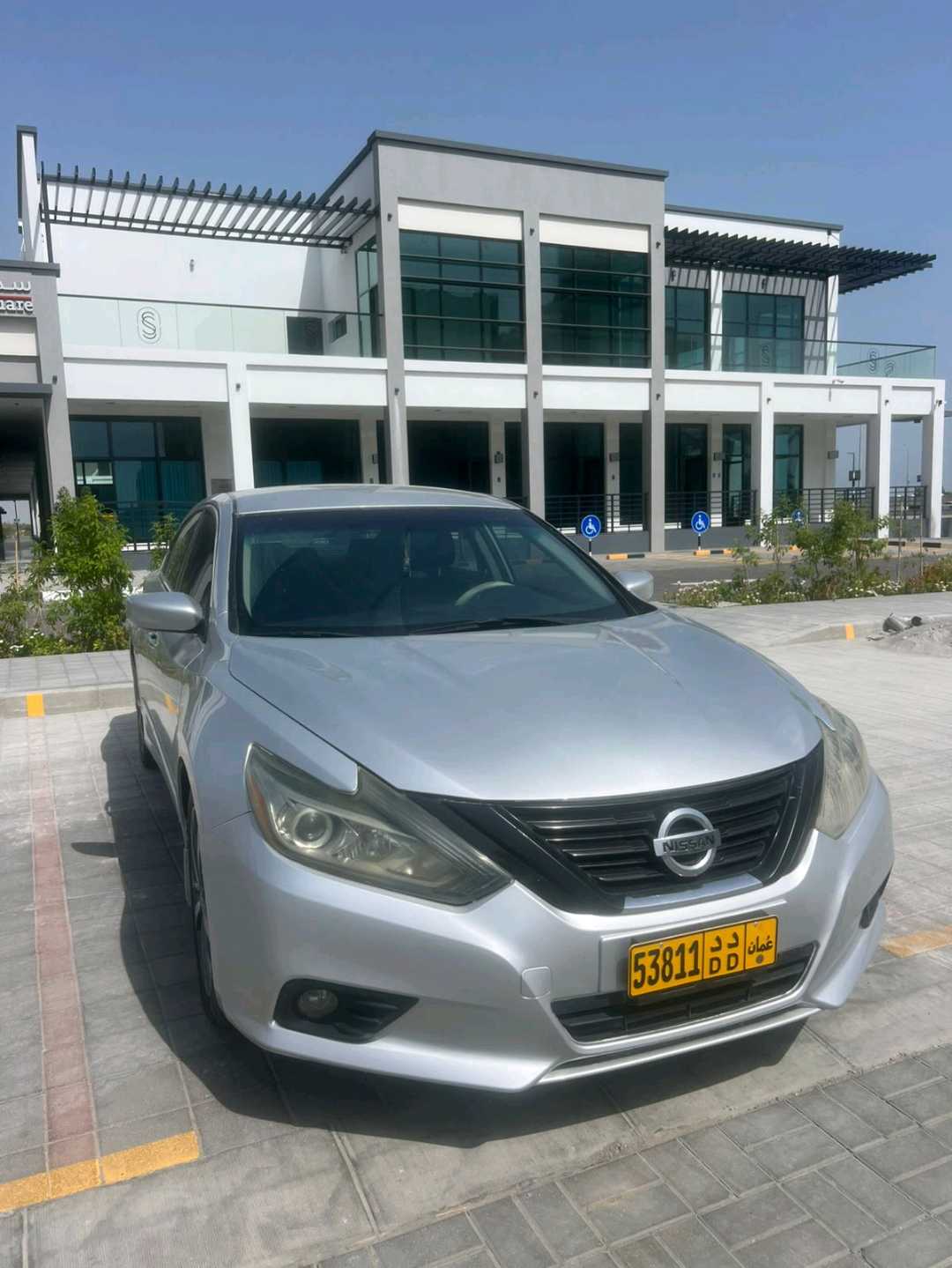 Car Image 2017 NISSAN ALTIMA SR