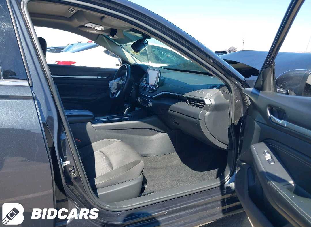 Car Image 2019 NISSAN ALTIMA