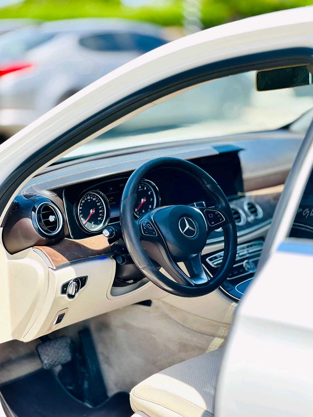 Car Image 2017 MERCEDES E Class 300