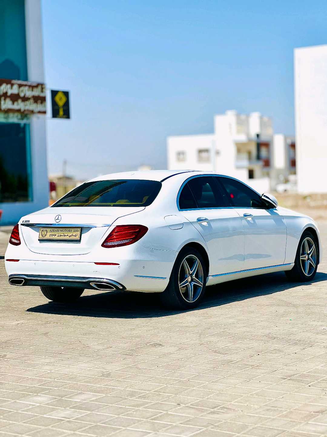 Car Image 2017 MERCEDES E Class 300