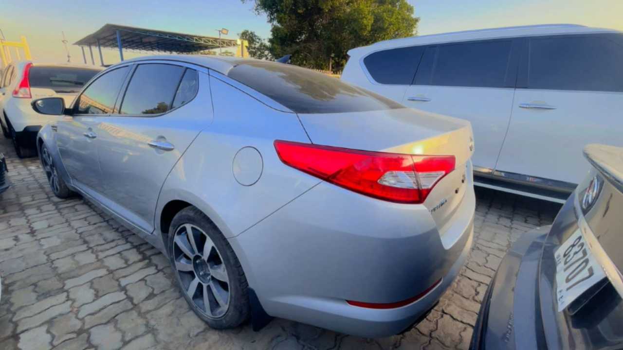 Car Image 2012 KIA OPTIMA