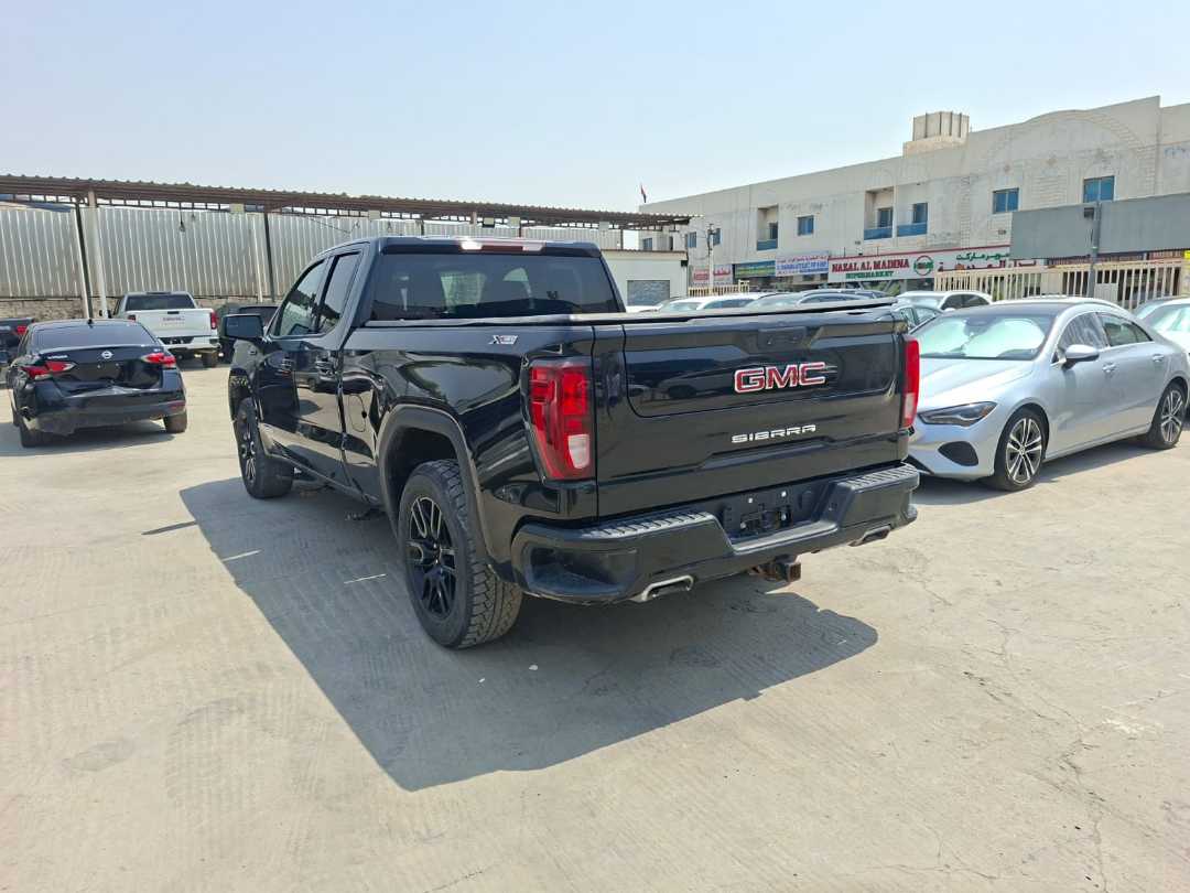 Car Image 2022 GMC SIERRA