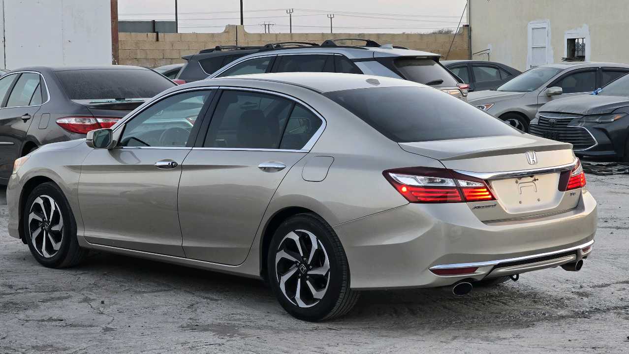Car Image 2017 HONDA ACCORD EXL
