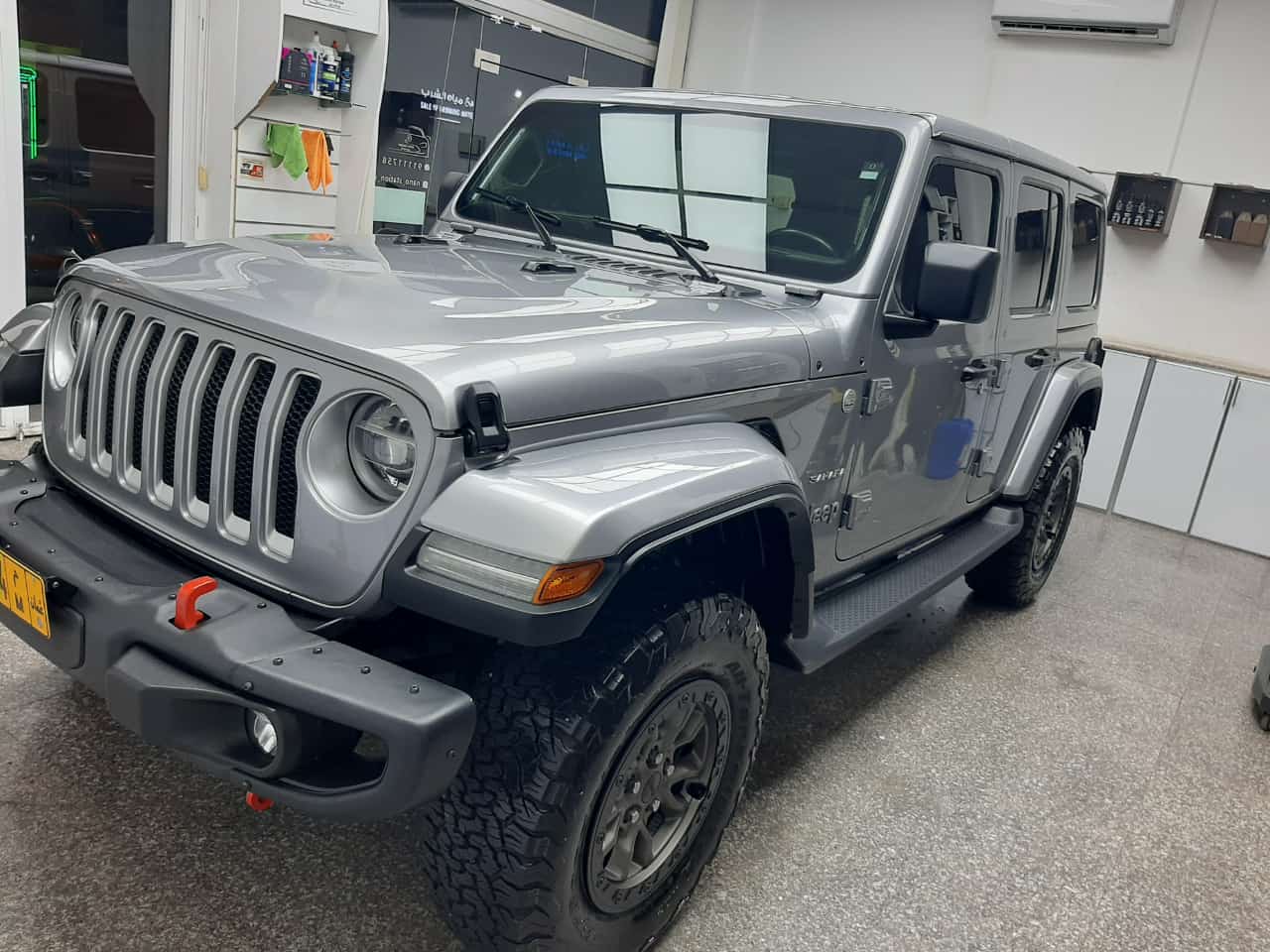 Car Image 2020 JEEP WRANGLER SAHARA