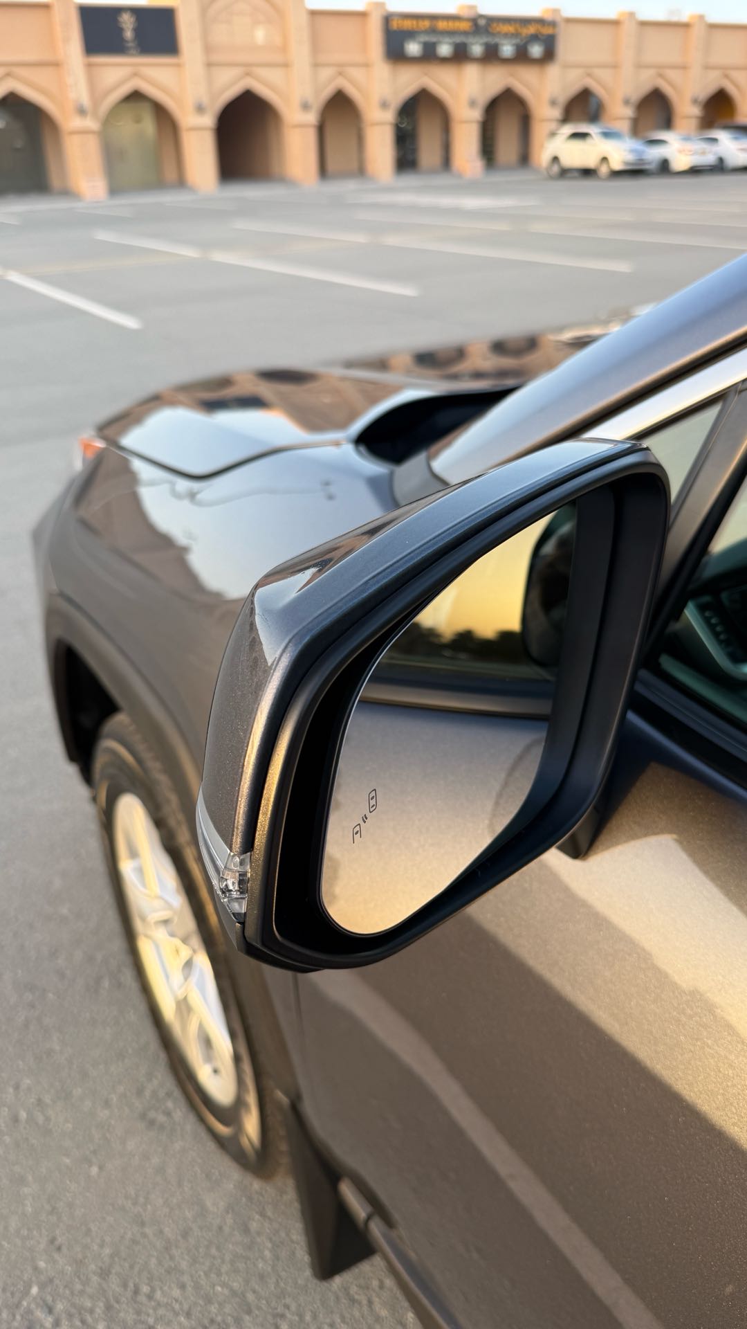 Car Image 2019 TOYOTA RAV4 XLE