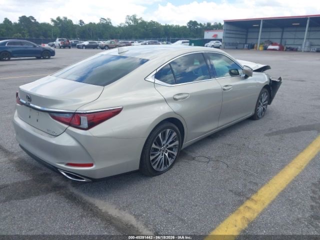 Car Image 2019 LEXUS ES