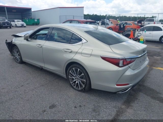 Car Image 2019 LEXUS ES