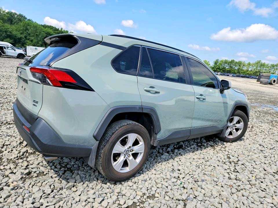 Car Image 2021 TOYOTA RAV4