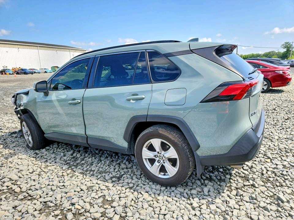Car Image 2021 TOYOTA RAV4