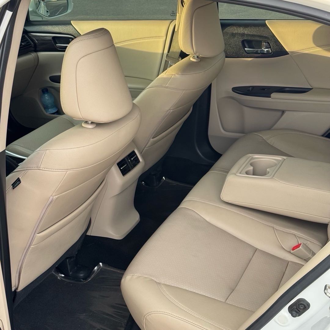 Car Image 2016 HONDA ACCORD TOURING