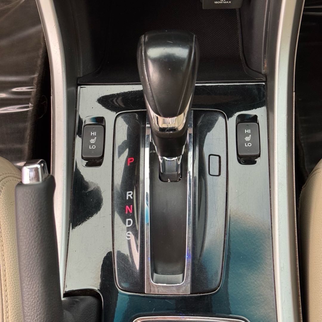 Car Image 2016 HONDA ACCORD TOURING