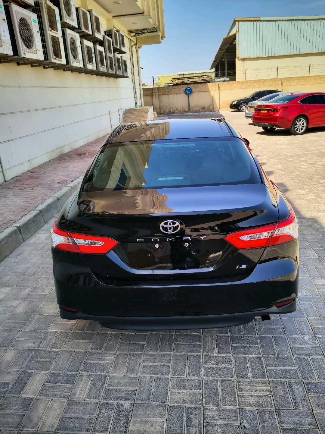 Car Image 2018 TOYOTA CAMRY LE