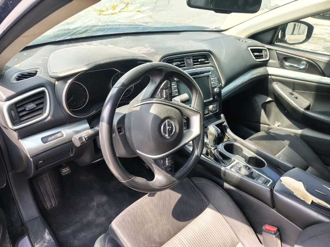 Car Image 2019 NISSAN MAXIMA