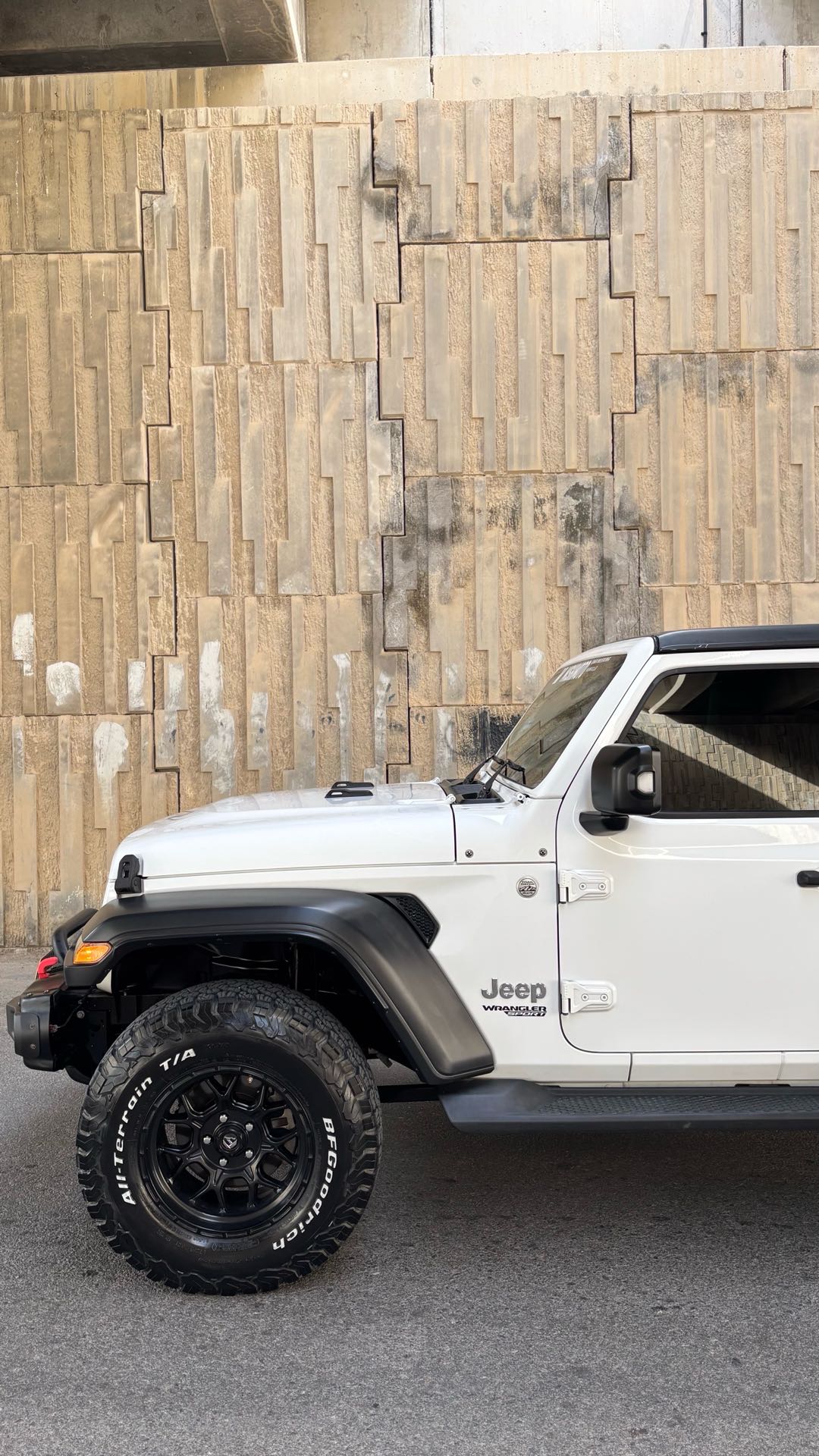 Car Image 2018 JEEP WRANGLER Sport