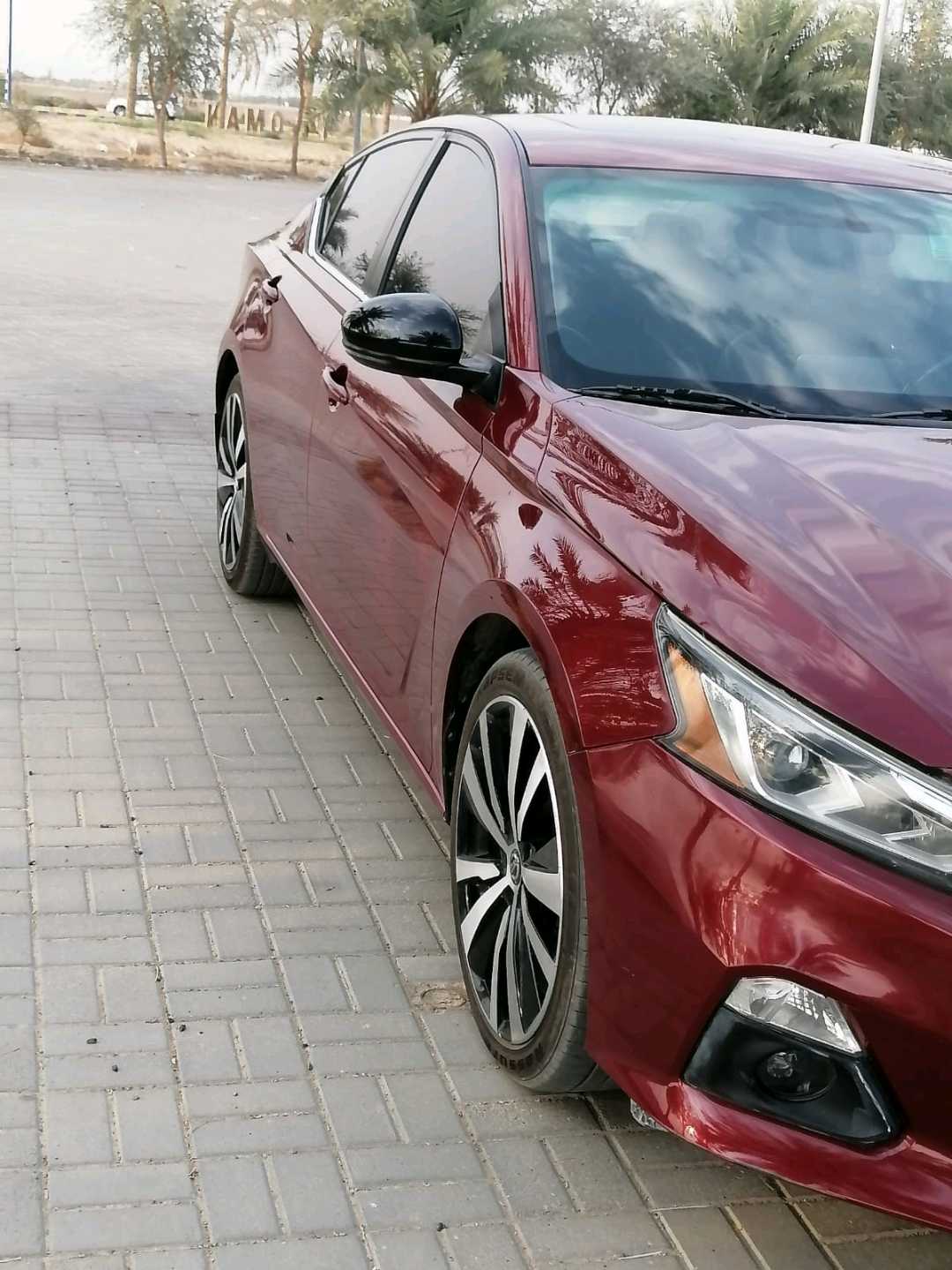 Car Image 2019 NISSAN ALTIMA SR