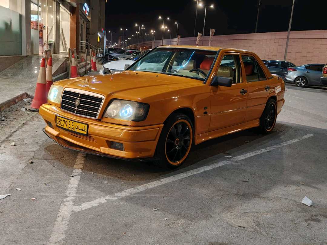 Car Image 1988 MERCEDES E Class 300