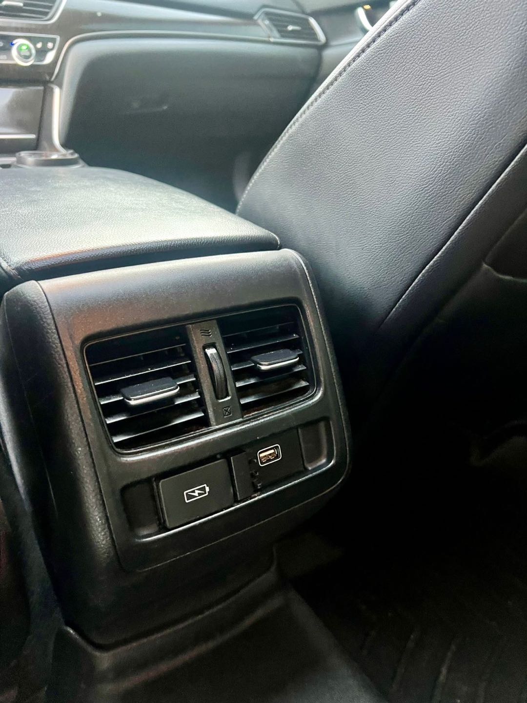 Car Image 2018 HONDA ACCORD TOURING