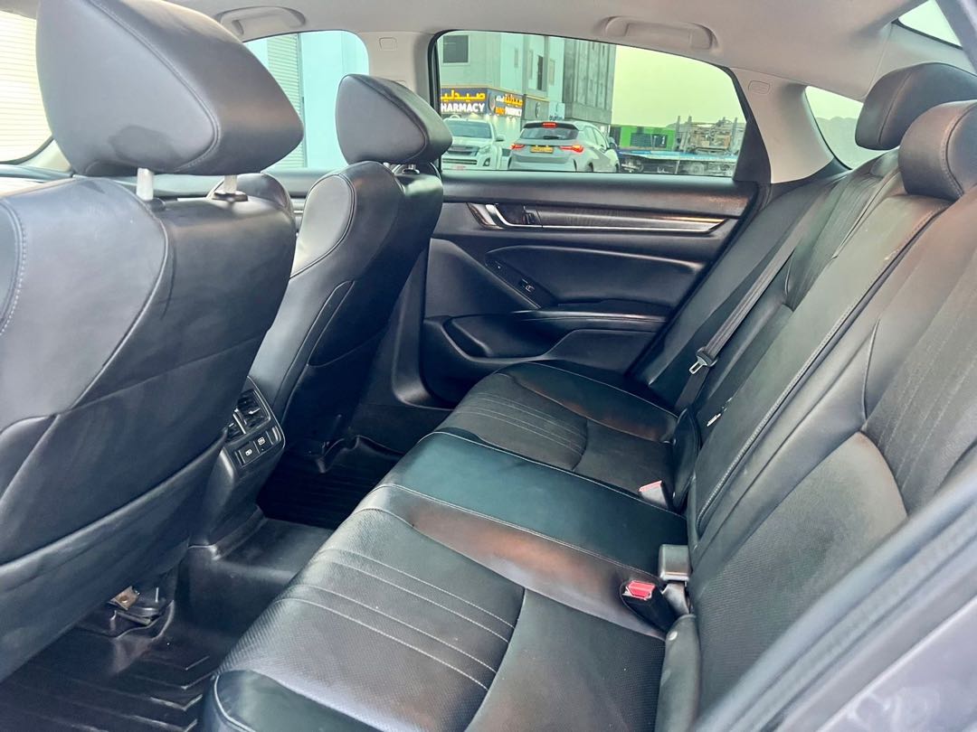 Car Image 2018 HONDA ACCORD TOURING