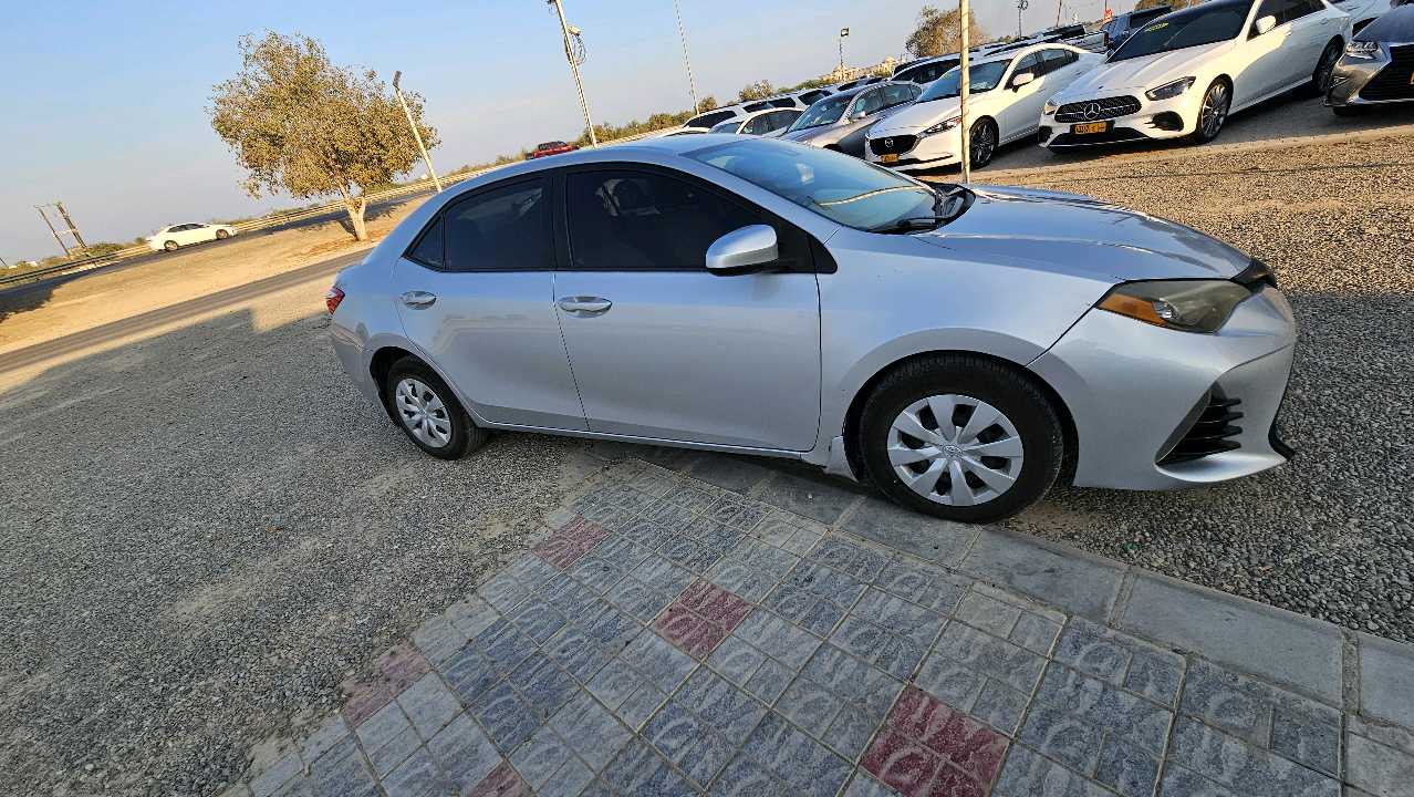 Car Image 2019 TOYOTA COROLLA LE
