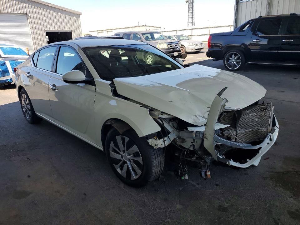 Car Image 2021 NISSAN ALTIMA