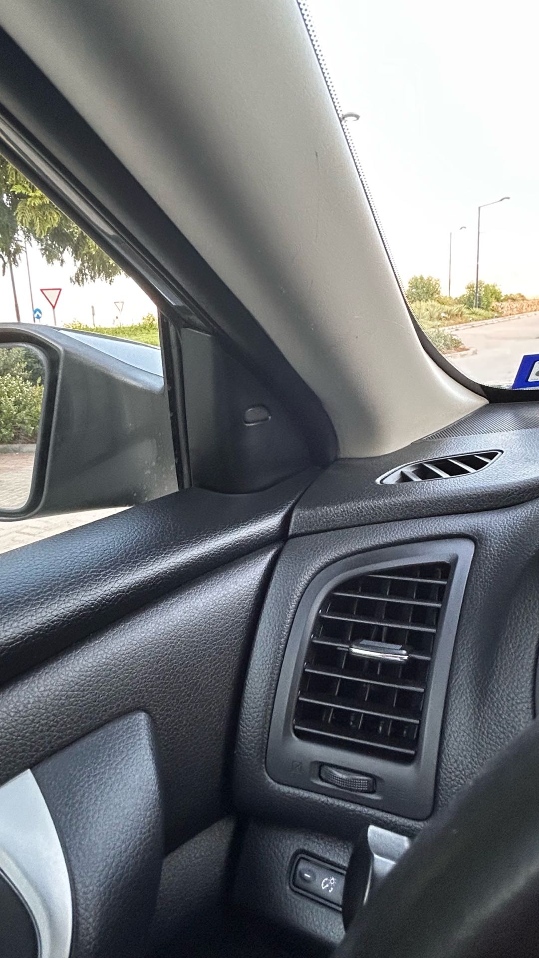 Car Image 2018 NISSAN ALTIMA SV