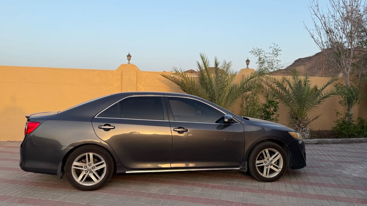 Car Image 2012 TOYOTA CAMRY LE