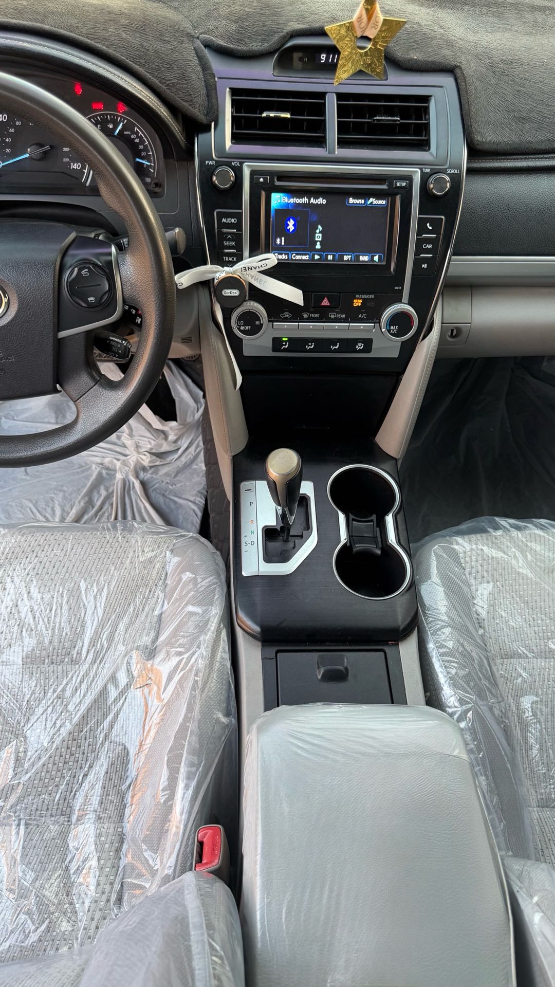 Car Image 2012 TOYOTA CAMRY LE