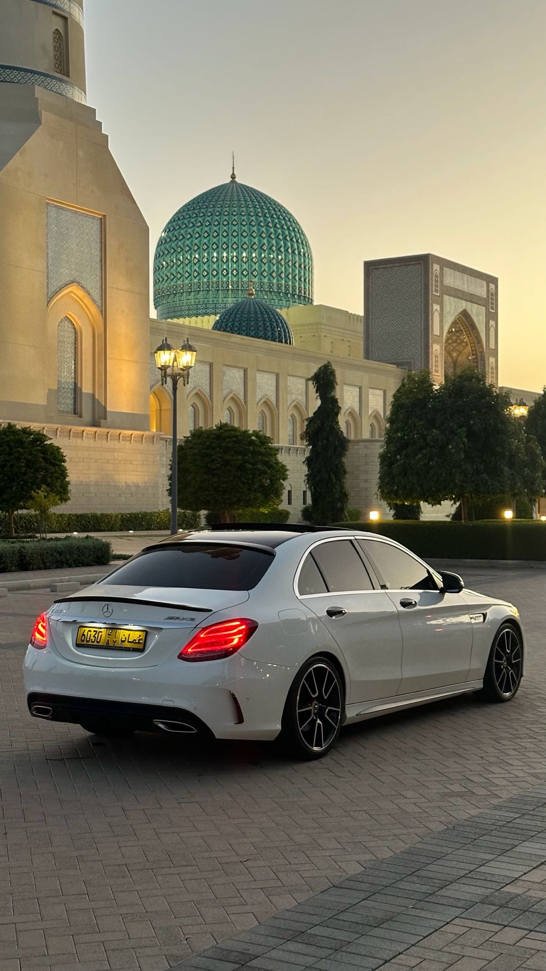 Car Image 2018 MERCEDES C Class 300