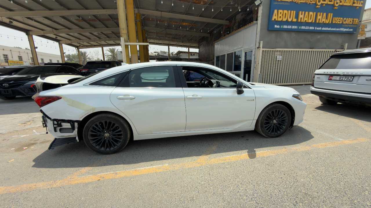 Car Image 2021 TOYOTA AVALON