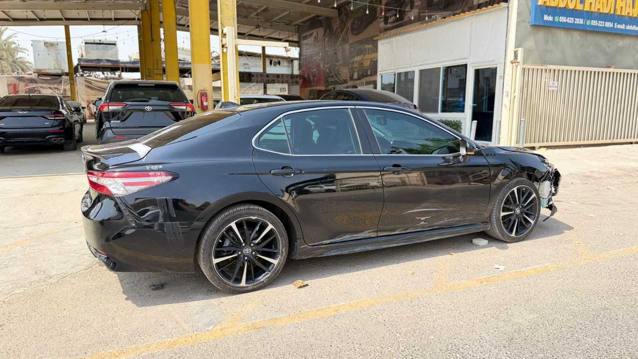 Car Image 2019 TOYOTA CAMRY