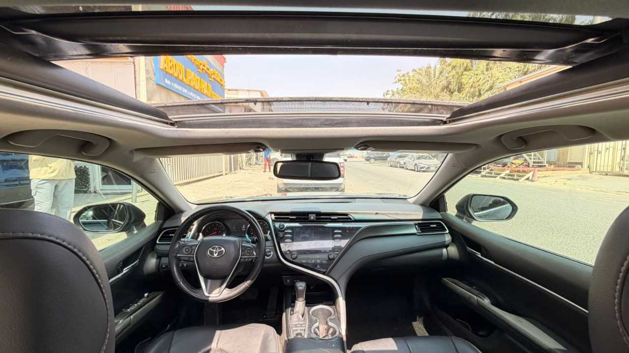 Car Image 2019 TOYOTA CAMRY