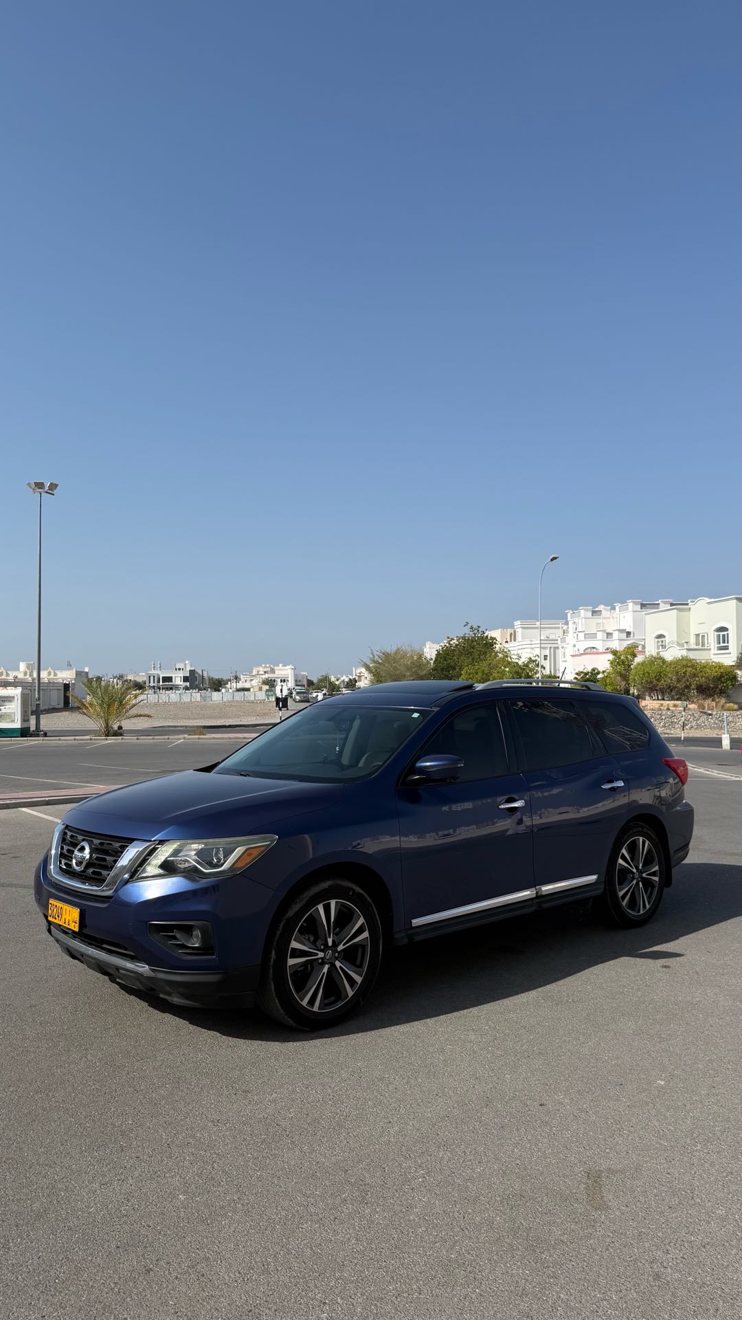 Car Image 2017 NISSAN PATHFINDER PLATINUM