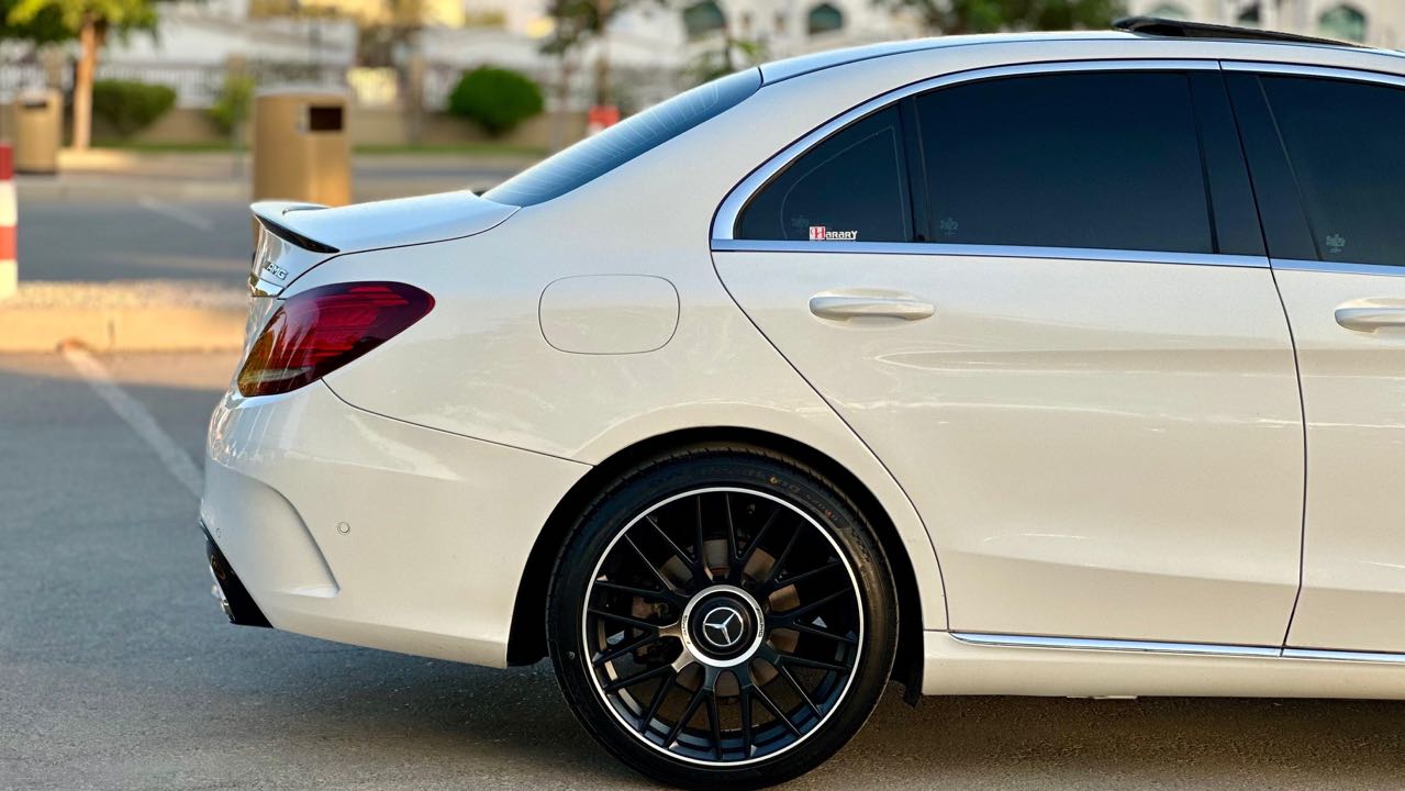 Car Image 2018 MERCEDES C Class 300