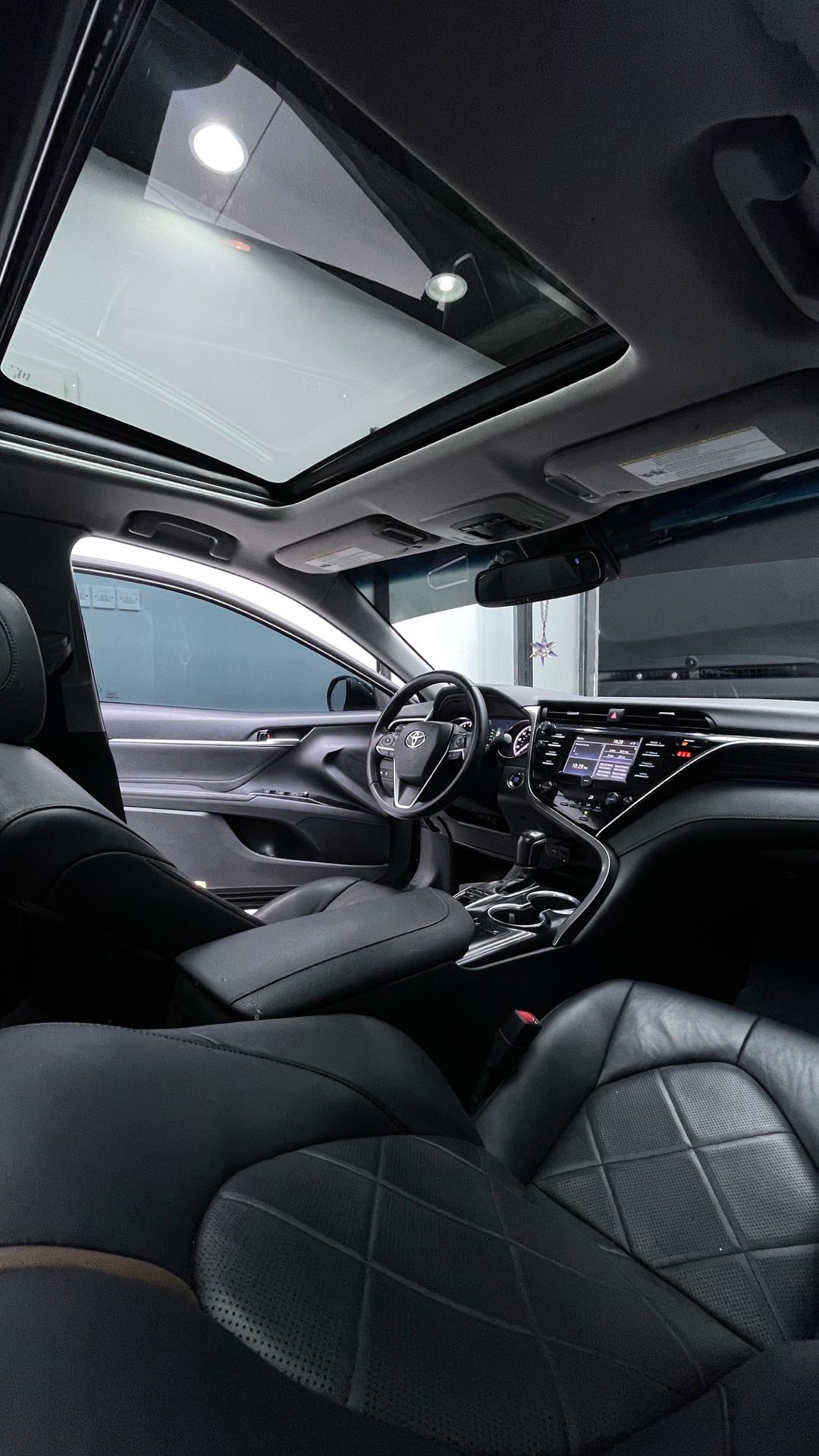 Car Image 2018 TOYOTA CAMRY XLE