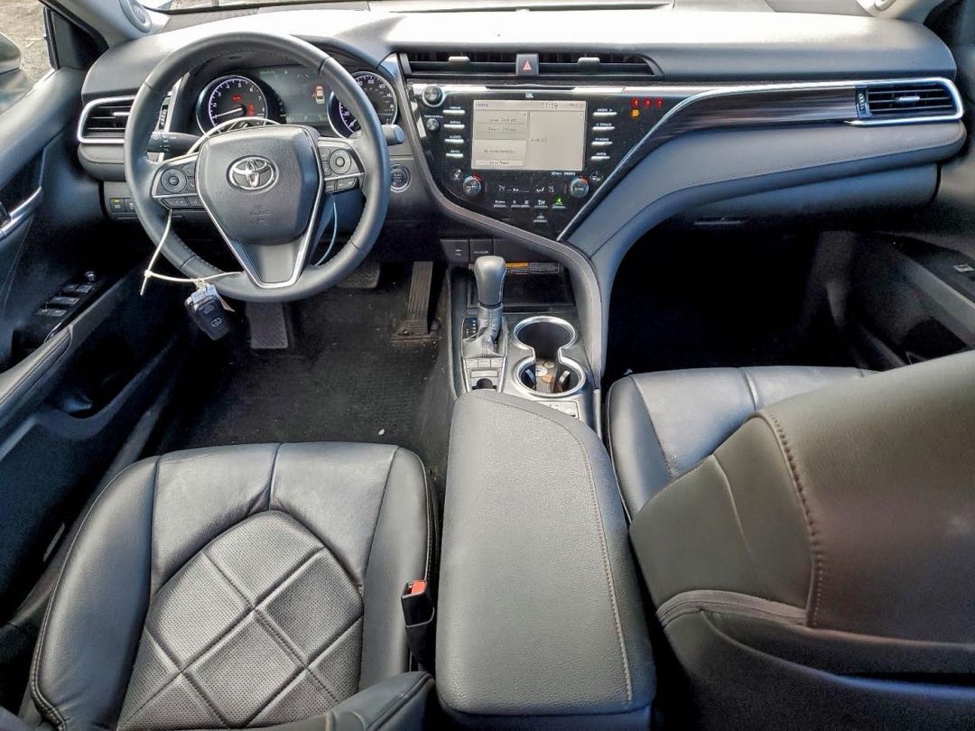 Car Image 2018 TOYOTA CAMRY