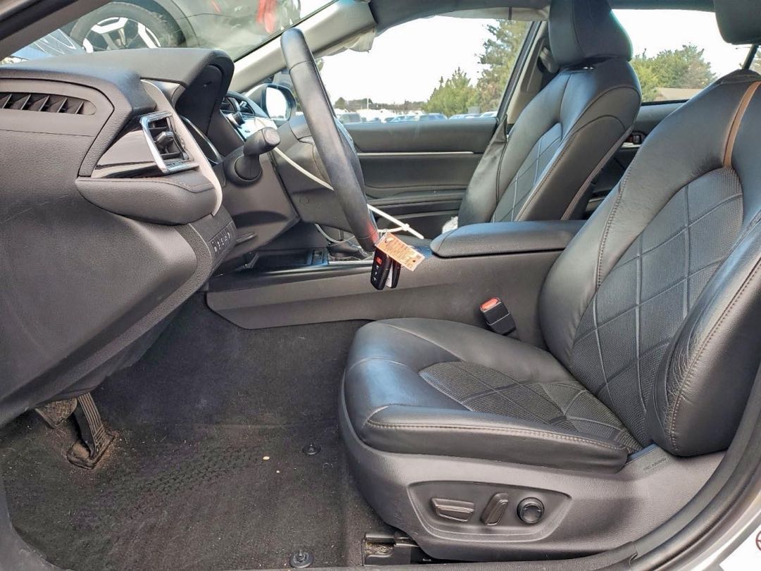 Car Image 2018 TOYOTA CAMRY