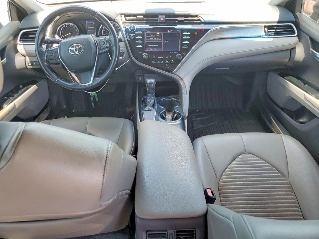 Car Image 2018 TOYOTA CAMRY