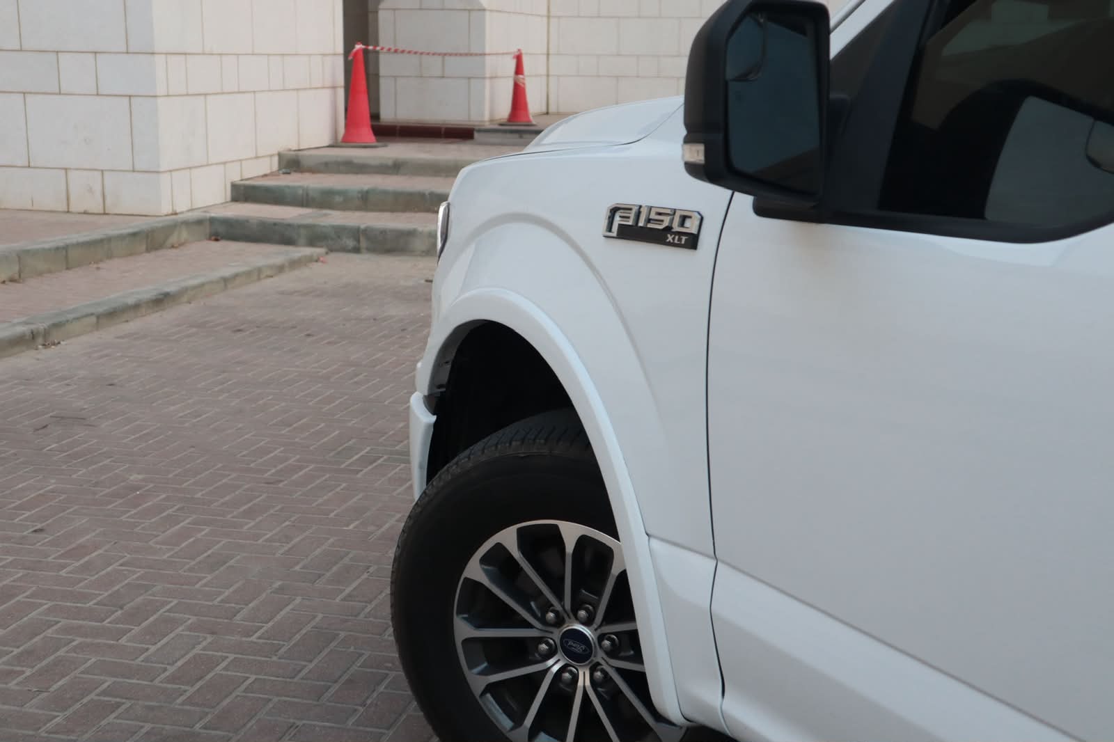 Car Image 2018 FORD F-150 XLT