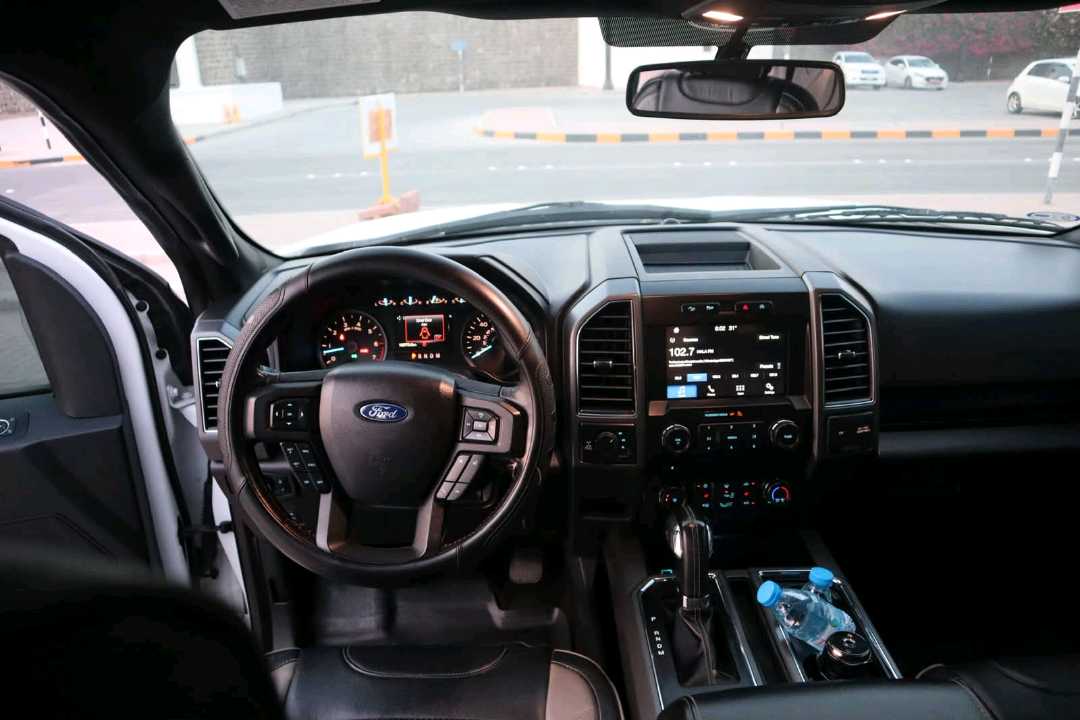 Car Image 2018 FORD F-150 XLT