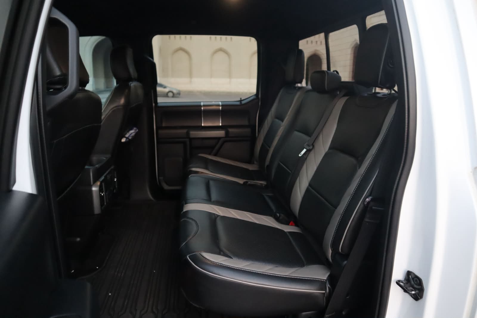 Car Image 2018 FORD F-150 XLT