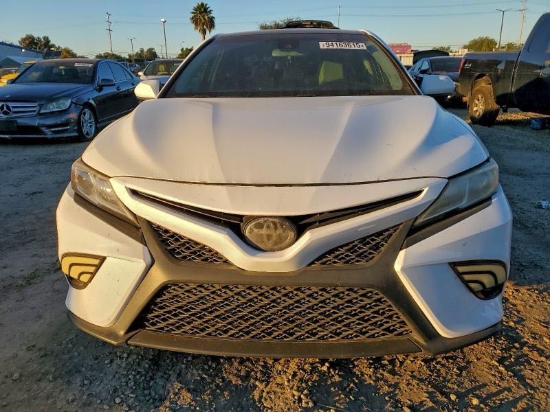 Car Image 2018 TOYOTA CAMRY