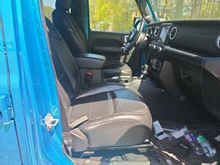Car Image 2019 JEEP WRANGLER