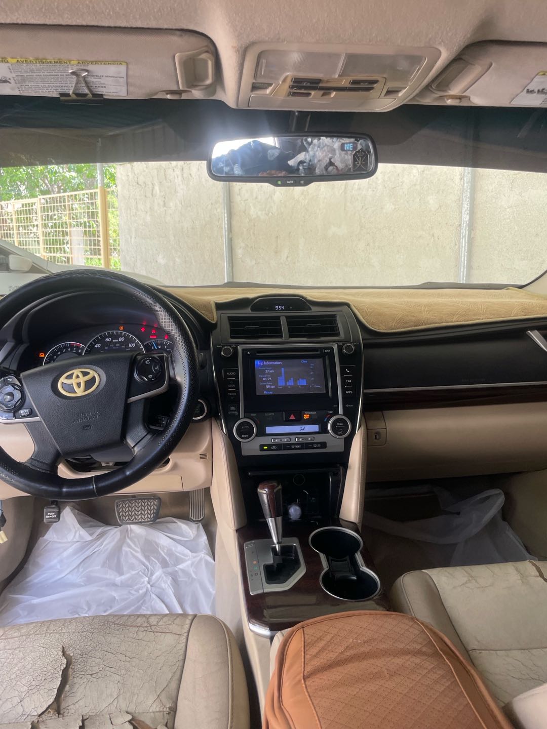 Car Image 2012 TOYOTA CAMRY XLE