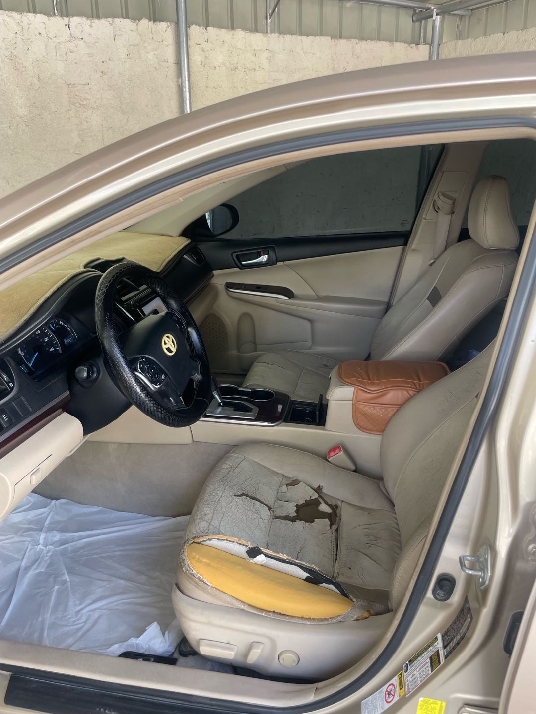 Car Image 2012 TOYOTA CAMRY XLE