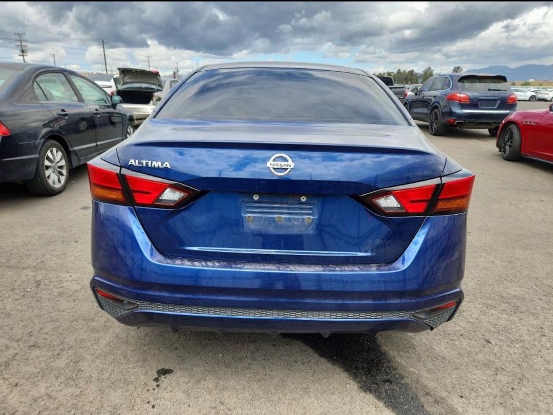 Car Image 2021 NISSAN ALTIMA