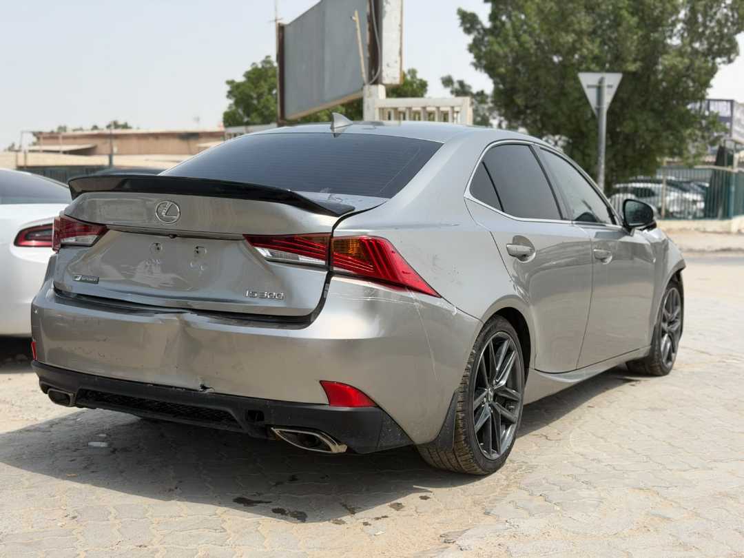 Car Image 2018 LEXUS IS