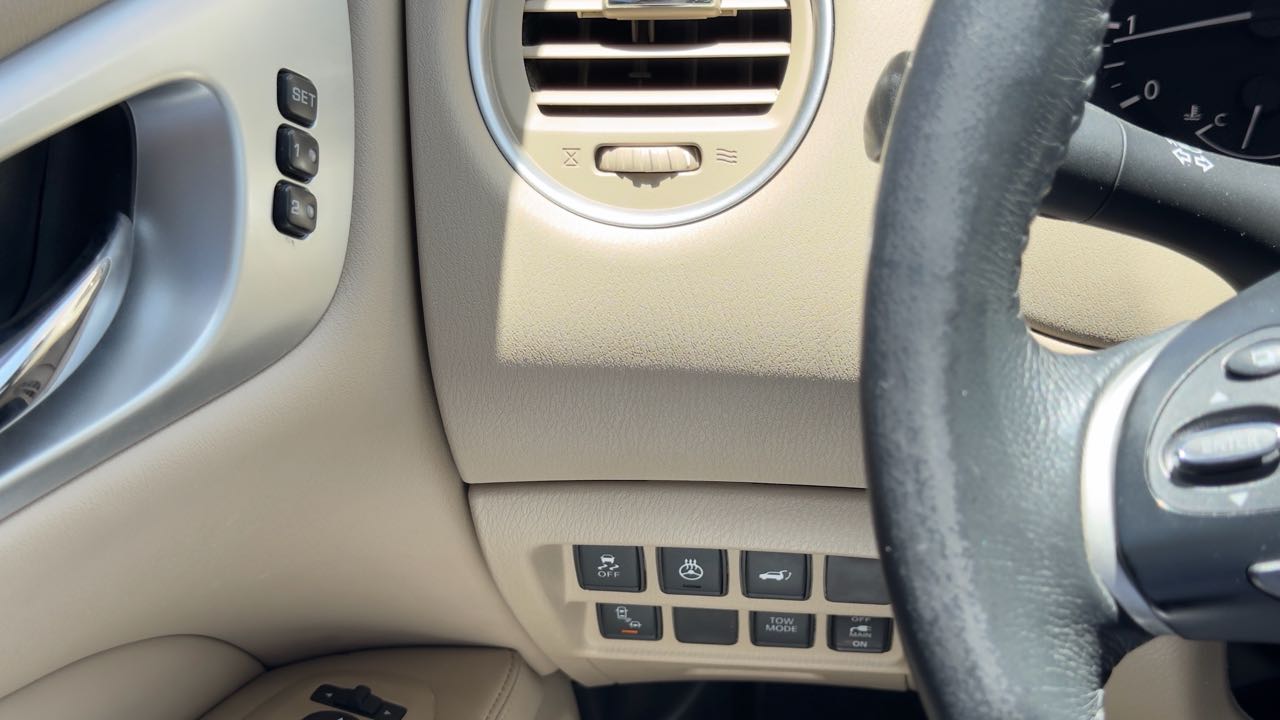 Car Image 2018 NISSAN PATHFINDER SL