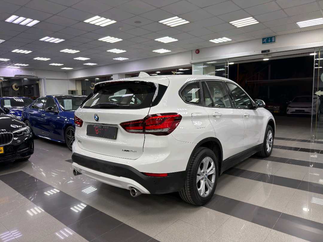 Car Image 2021 BMW X1 18