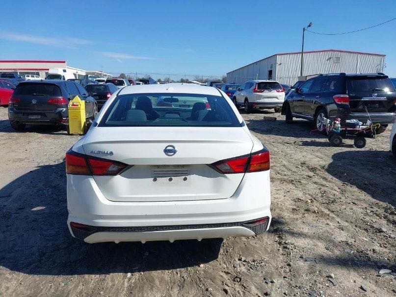 Car Image 2019 NISSAN ALTIMA