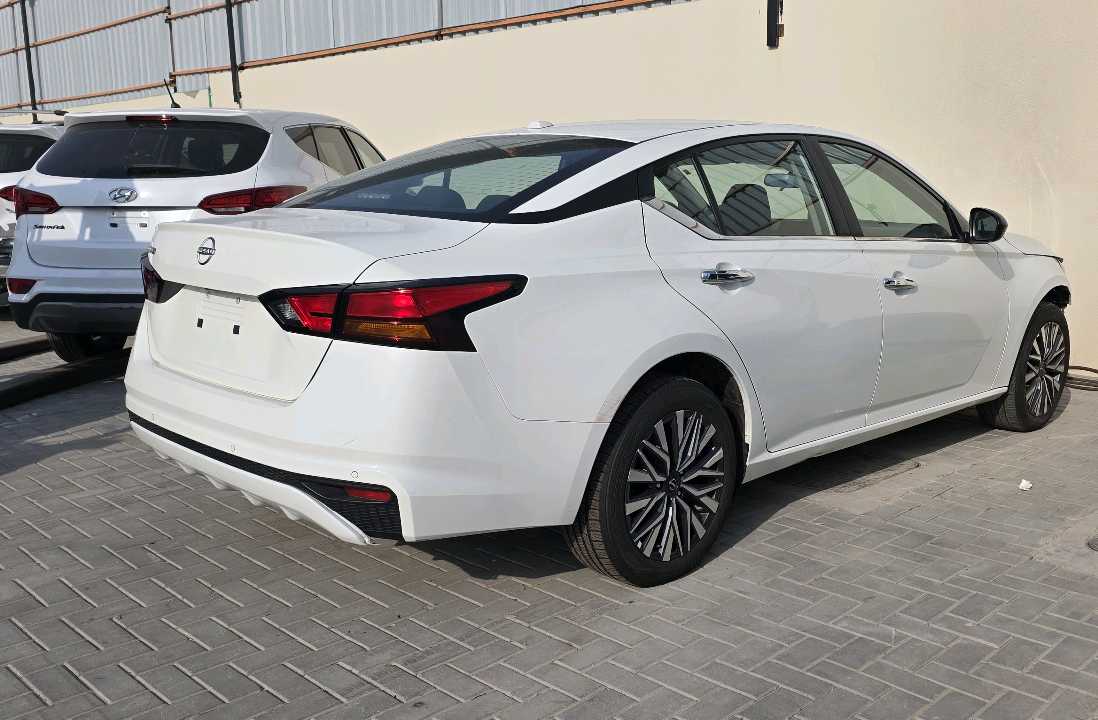 NISSAN ALTIMA SV 2025
